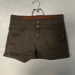 Tinseltown Green Shorts with 3 Buttons